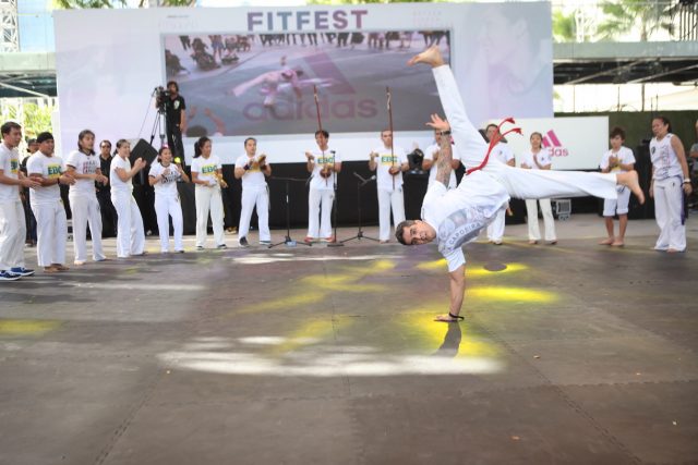 escola-brasileira-de-capoeira-shows-the-fitsquad-basic-capoeira-techniques