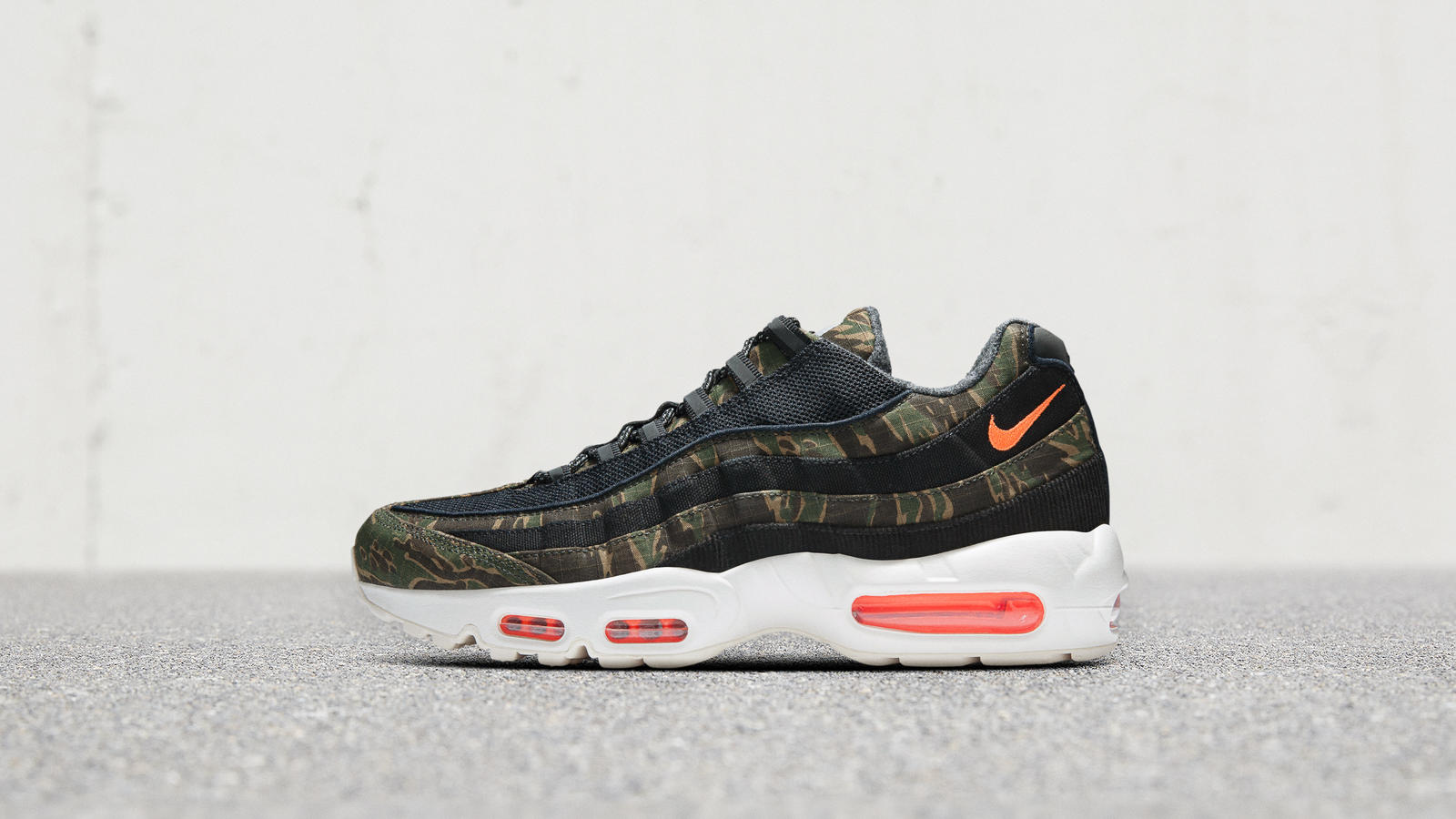 Carhartt x air max hotsell